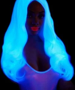 Tomfoolery Wigsc 27 Long Wavy Center Part White Costume Wig - Leg Avenue